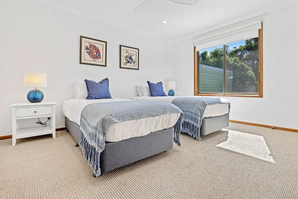 Fuller Holidays - Maluco - Beach House Belongil Byron Bay Australia
