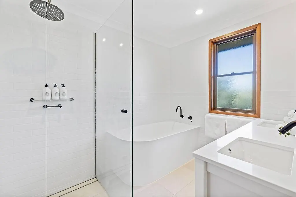 Holiday home Fuller Holidays - Maluco - Beach House Belongil Byron Bay Australia
