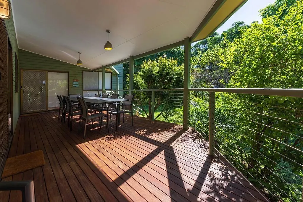 Fuller Holidays - Maluco - Beach House Belongil Byron Bay Australia