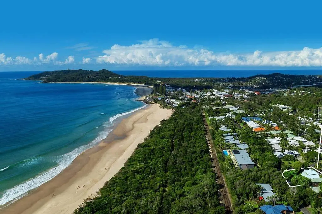 Fuller Holidays - Maluco - Beach House Belongil Byron Bay